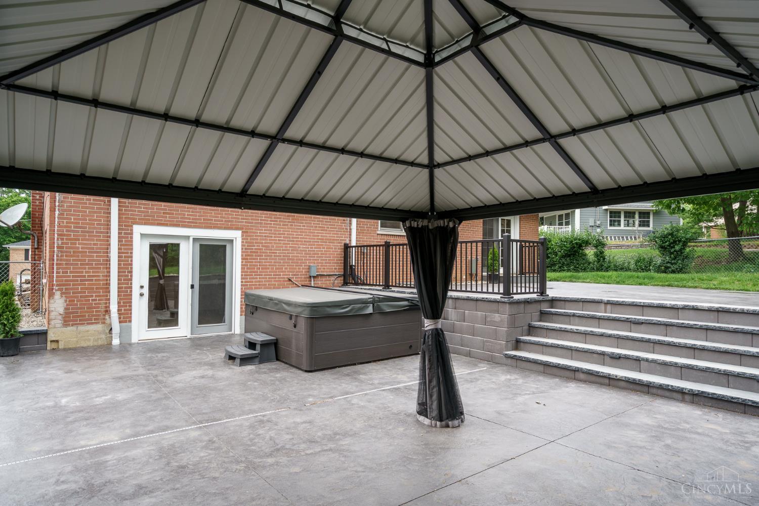 1344 Plazaview Court