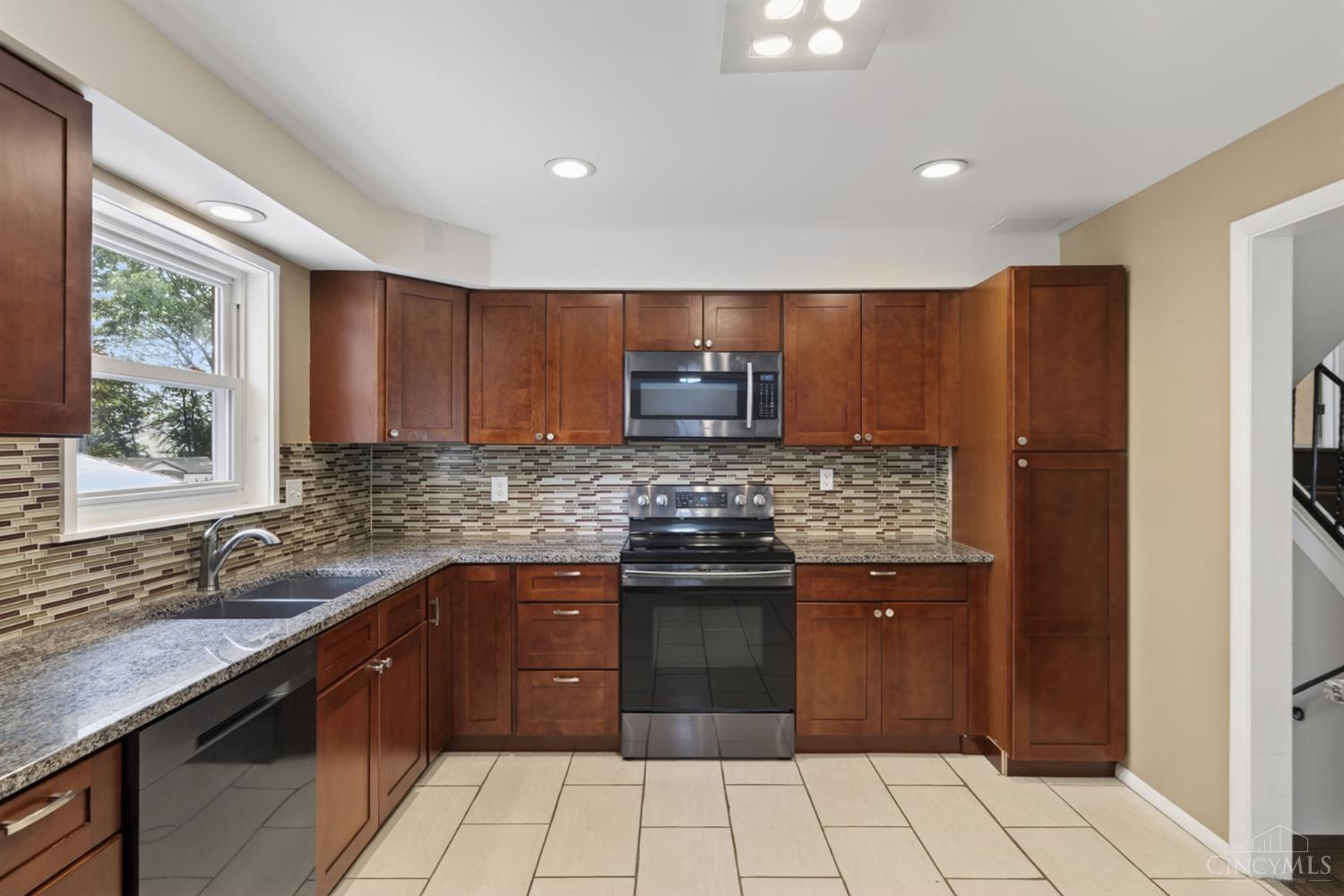 1344 Plazaview Court