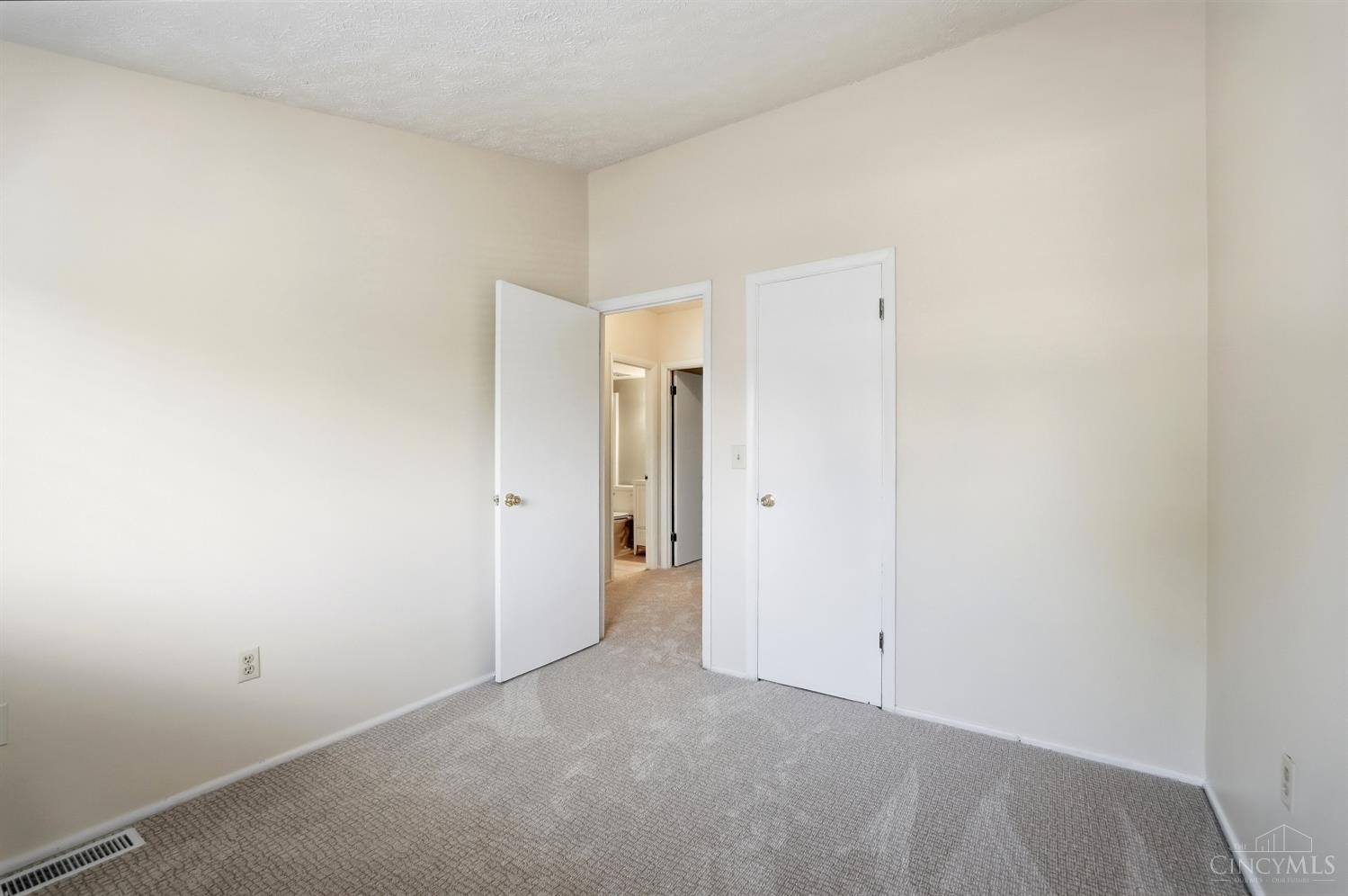 7752 Montgomery Road Unit: 3