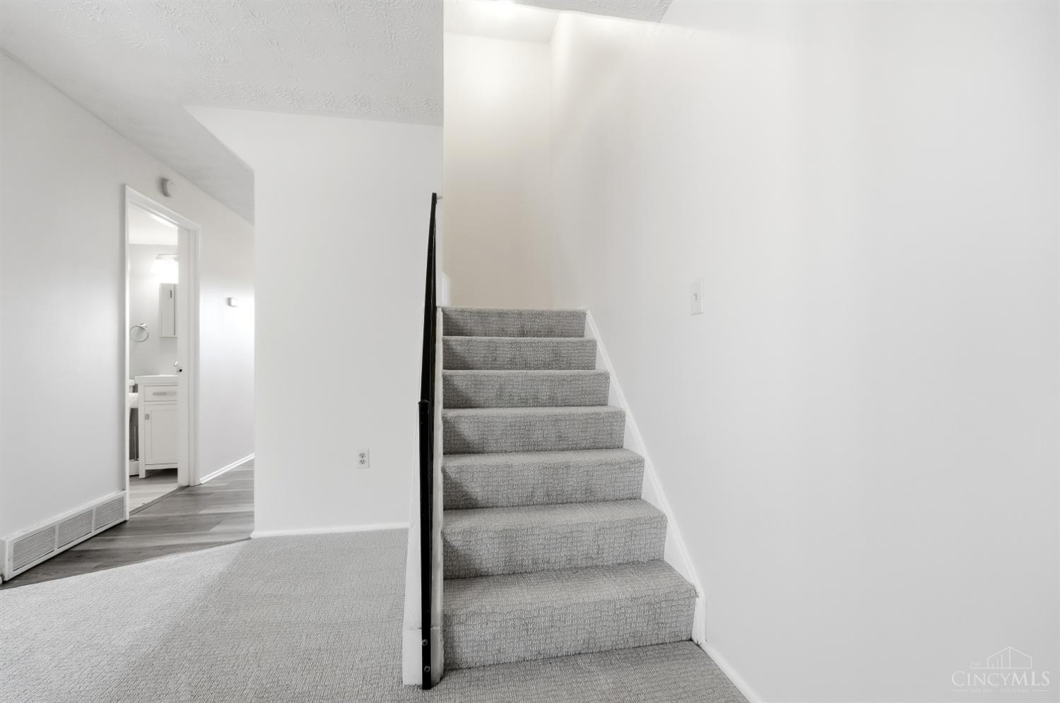 7752 Montgomery Road Unit: 3