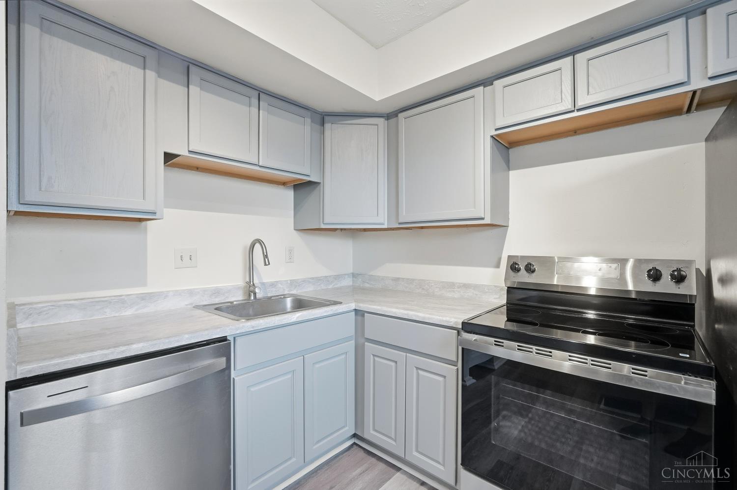 7752 Montgomery Road Unit: 3