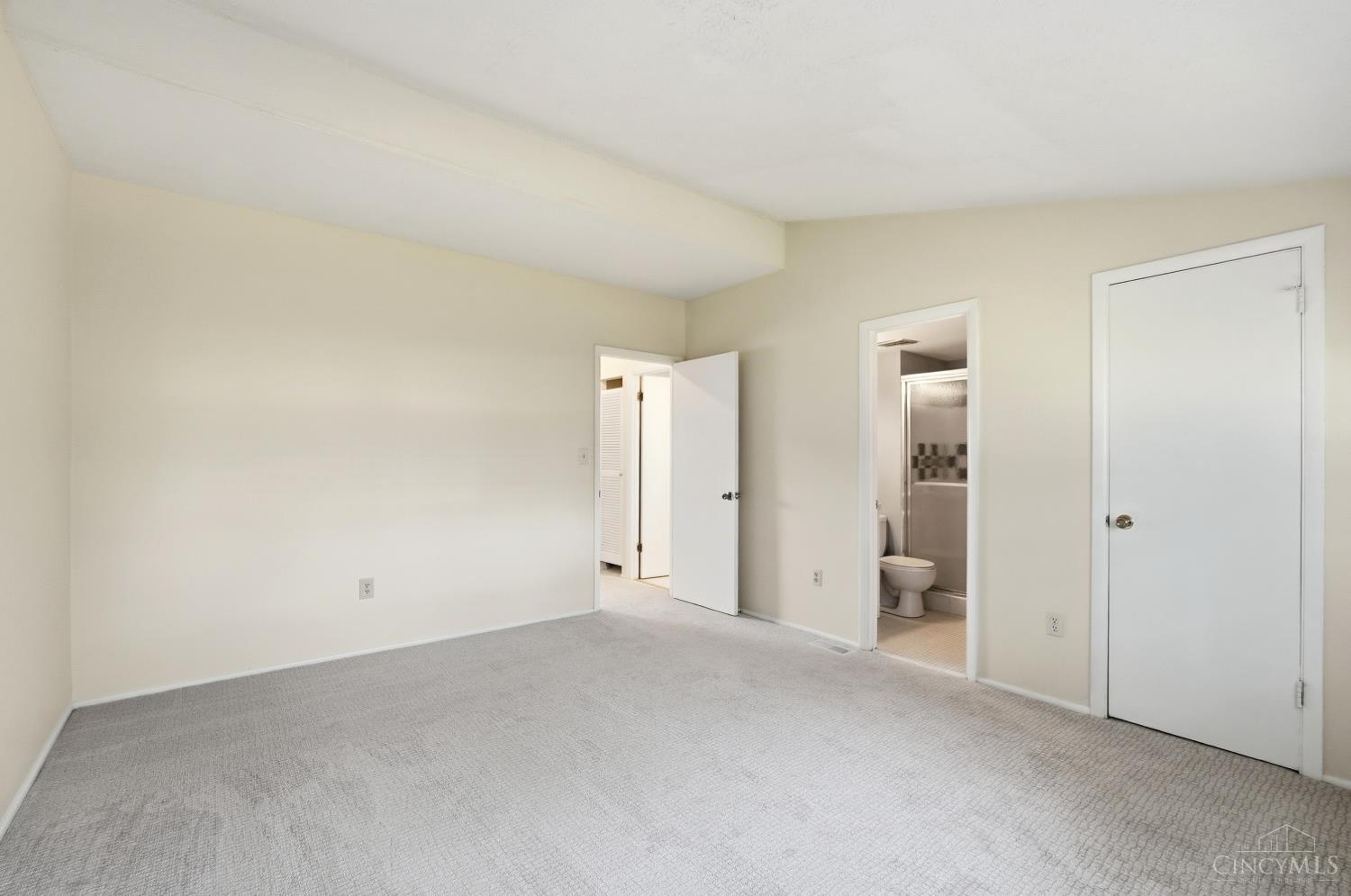 7752 Montgomery Road Unit: 3