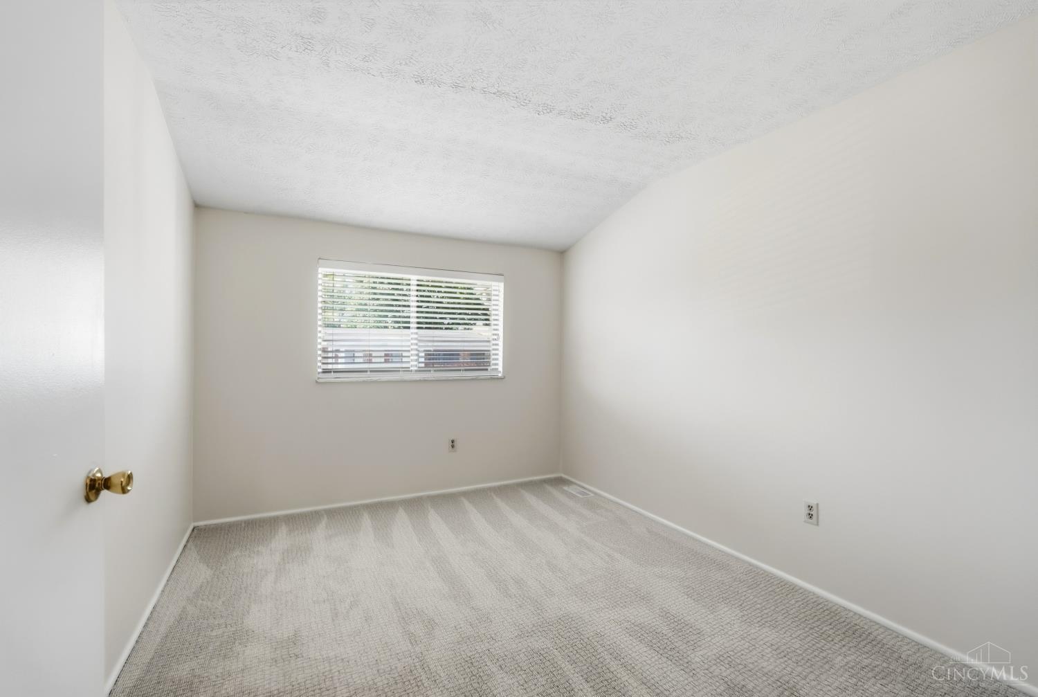 7752 Montgomery Road Unit: 3