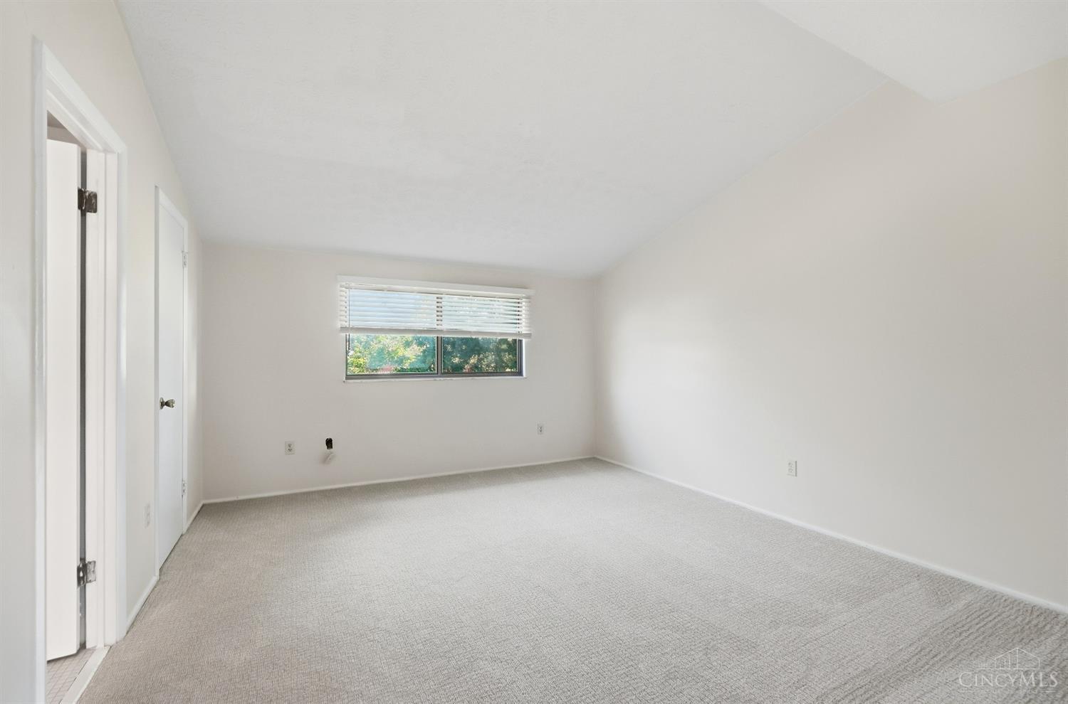 7752 Montgomery Road Unit: 3