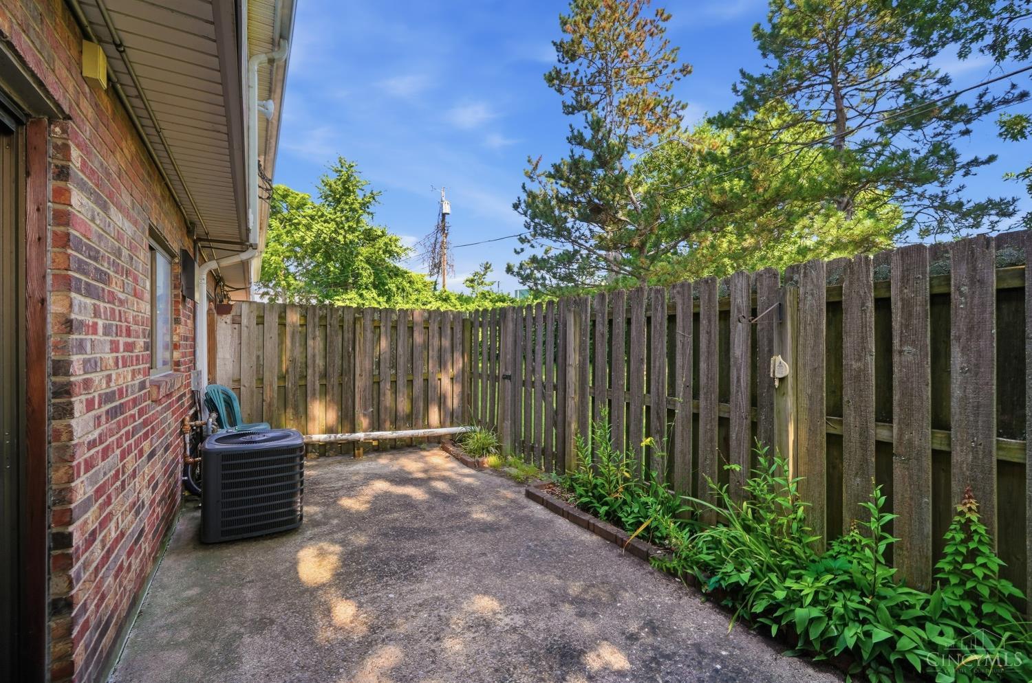 7752 Montgomery Road Unit: 3