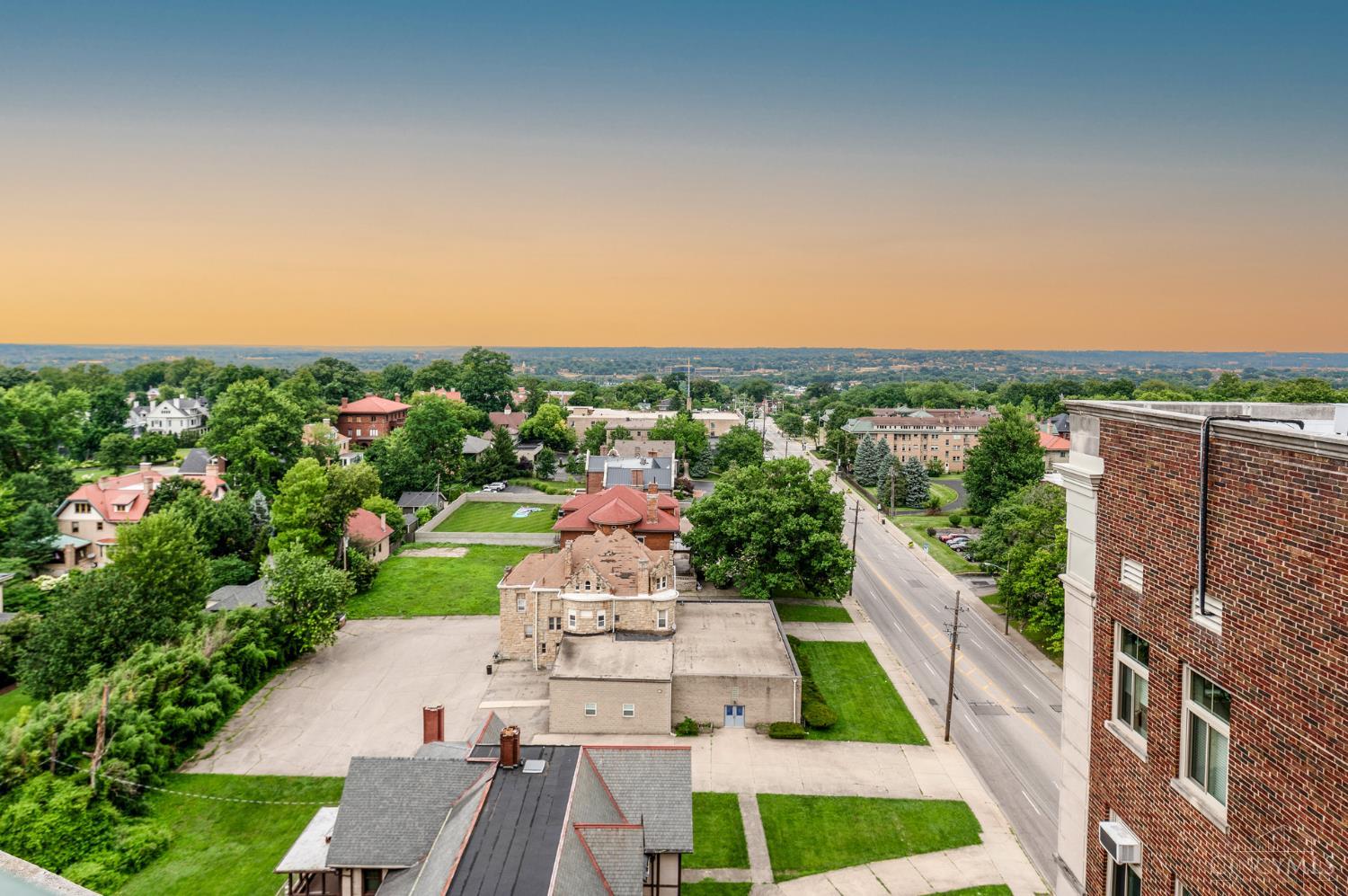 3900 Rose Hill Avenue Unit: 805A