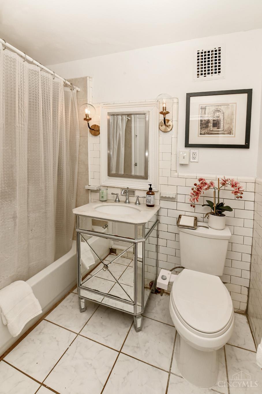 3900 Rose Hill Avenue Unit: 805A