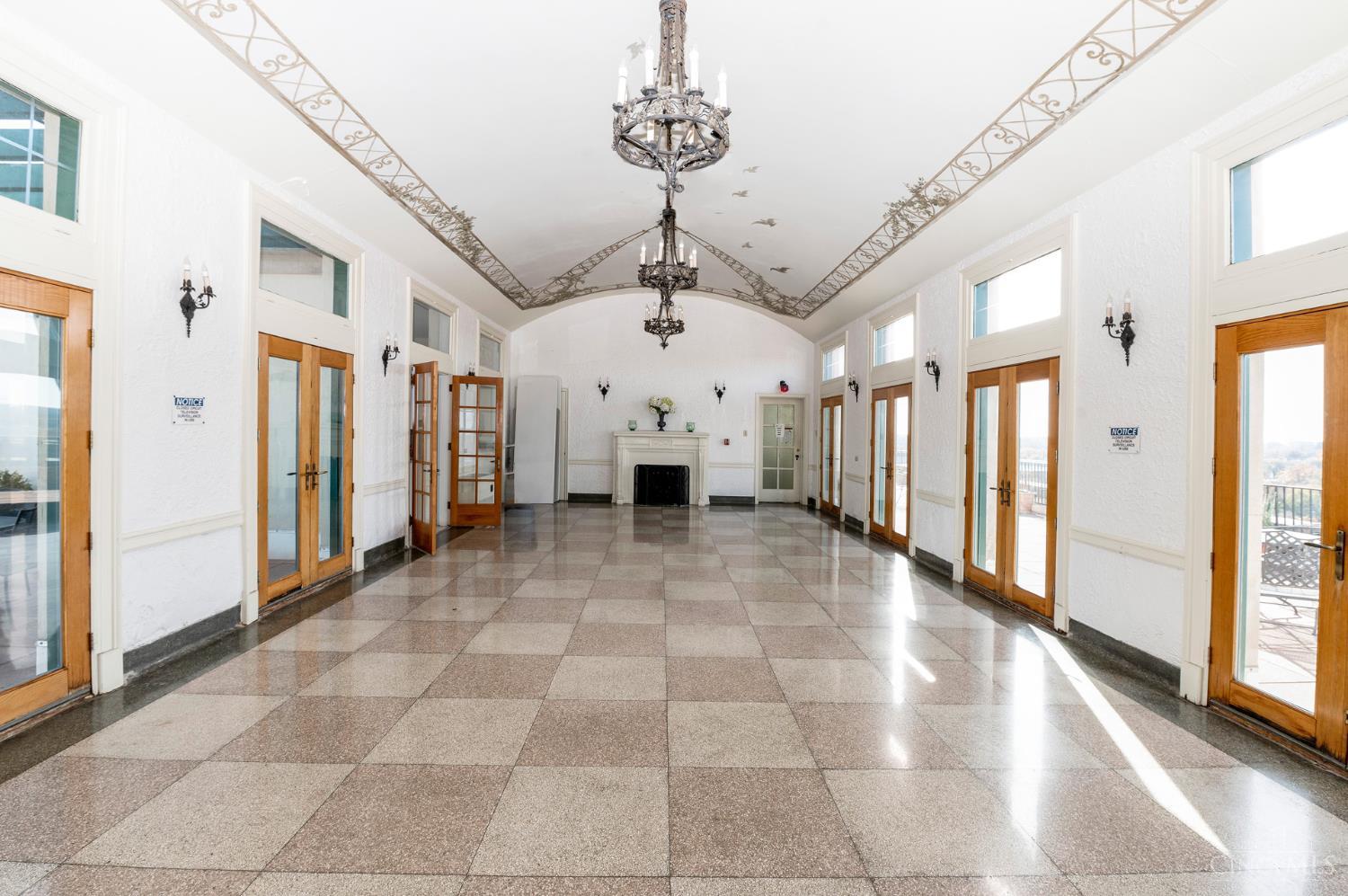 3900 Rose Hill Avenue Unit: 805A
