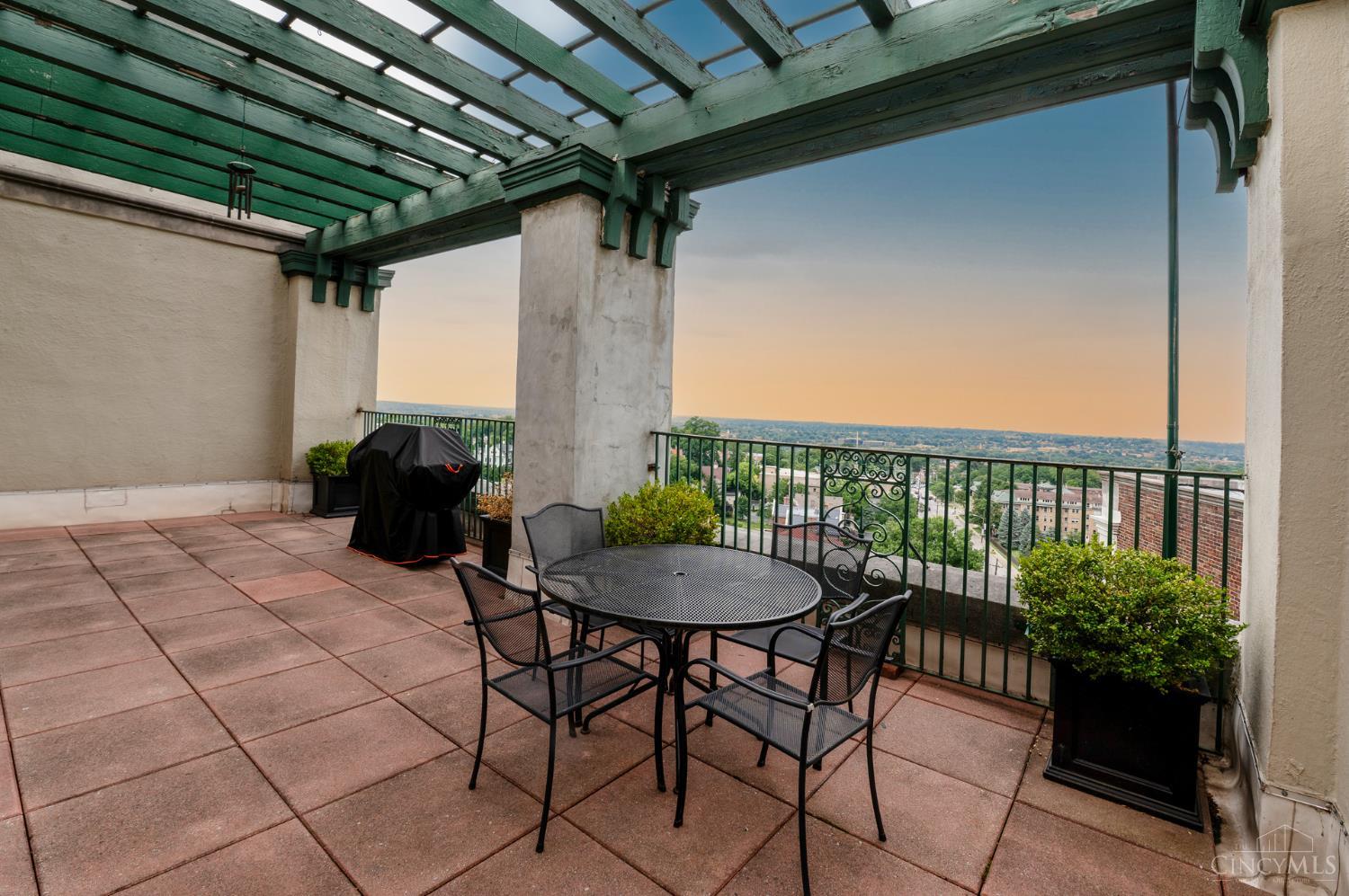 3900 Rose Hill Avenue Unit: 805A
