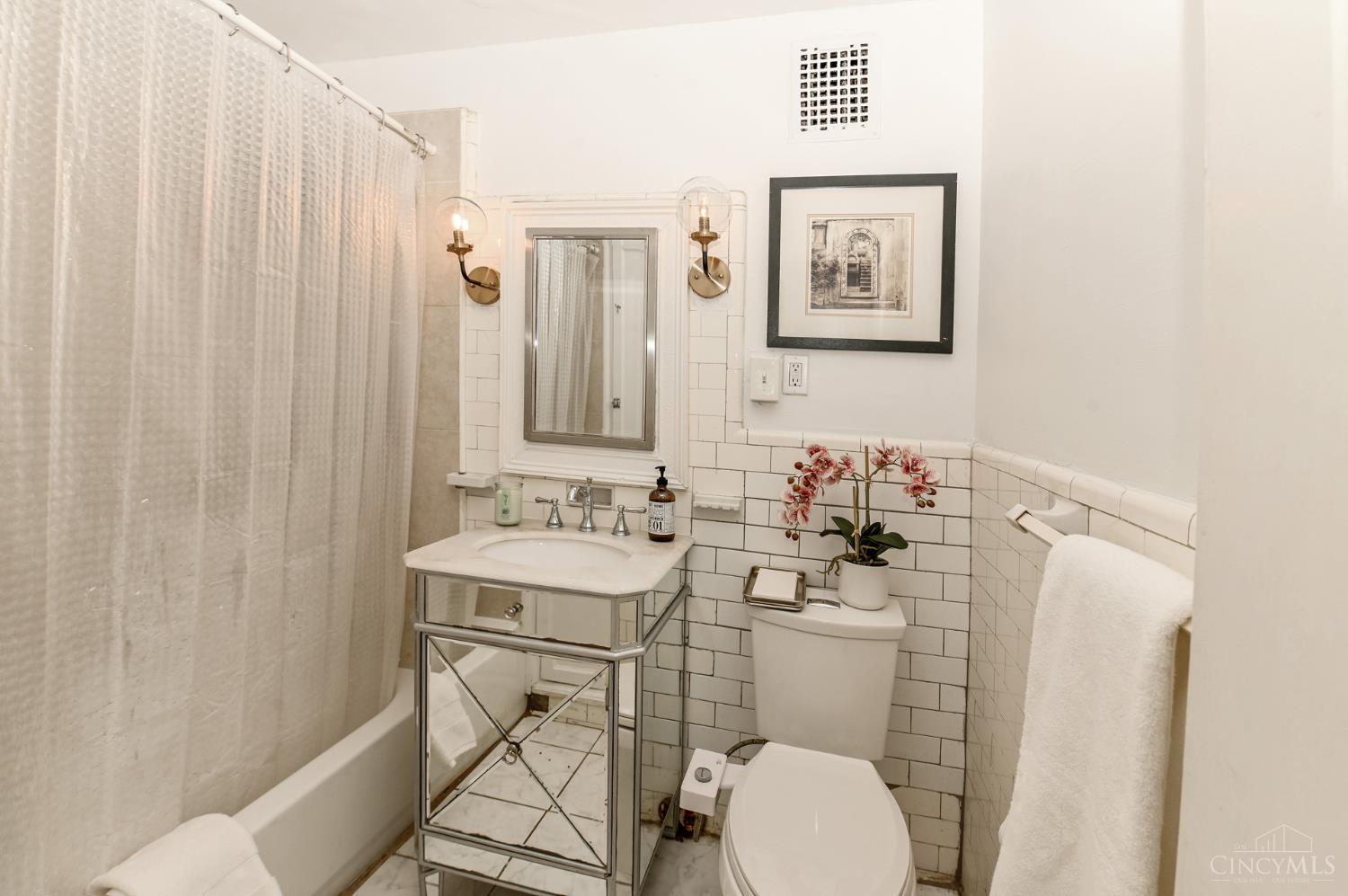 3900 Rose Hill Avenue Unit: 805A