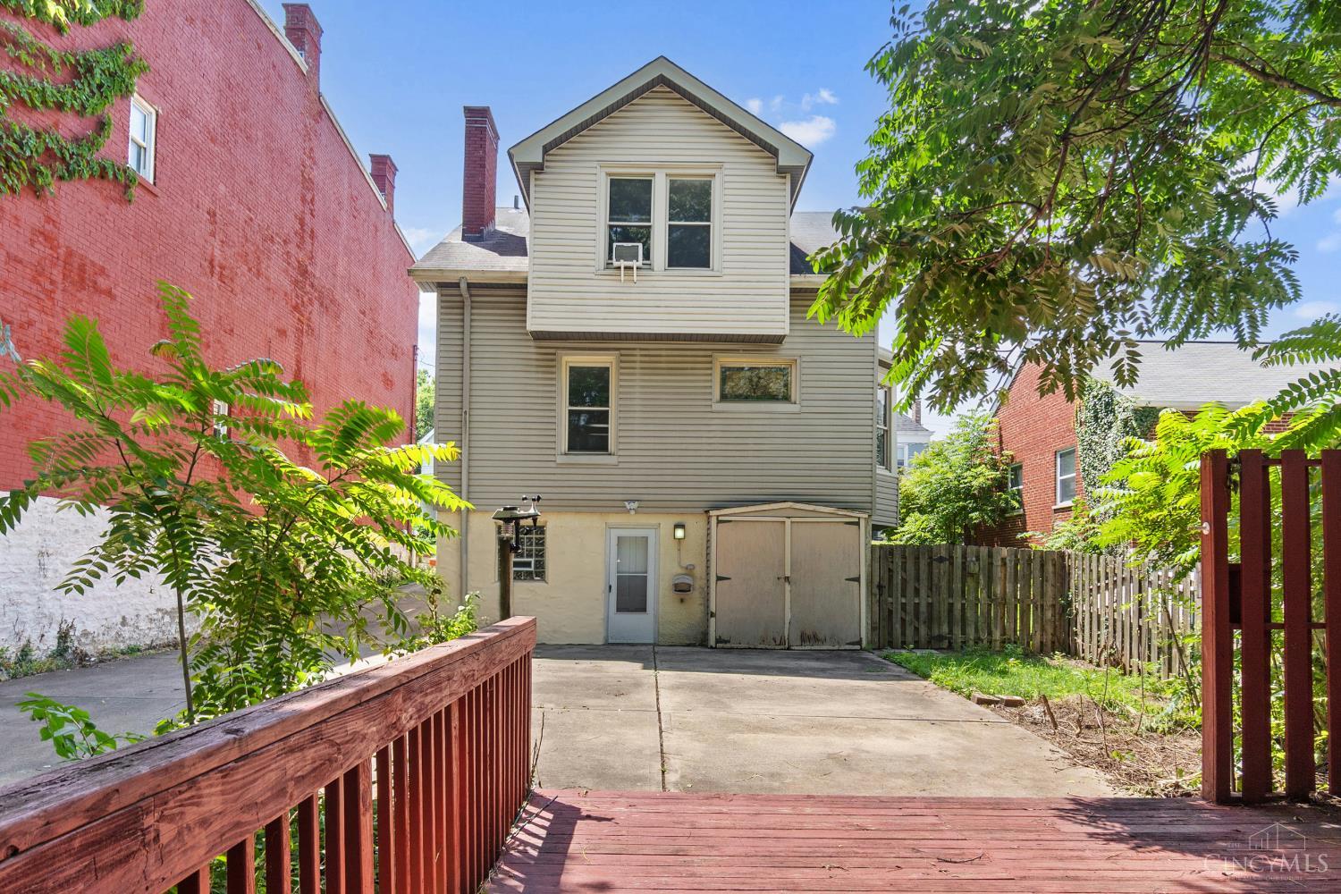 564 Considine Avenue