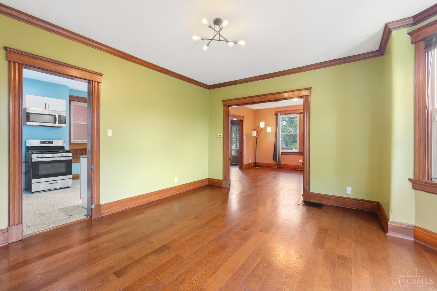 564 Considine Avenue