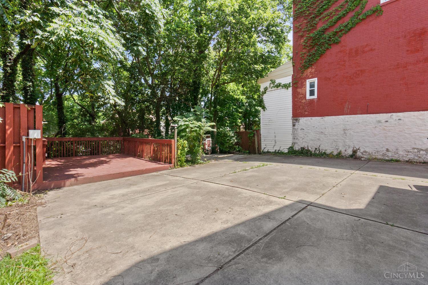 564 Considine Avenue