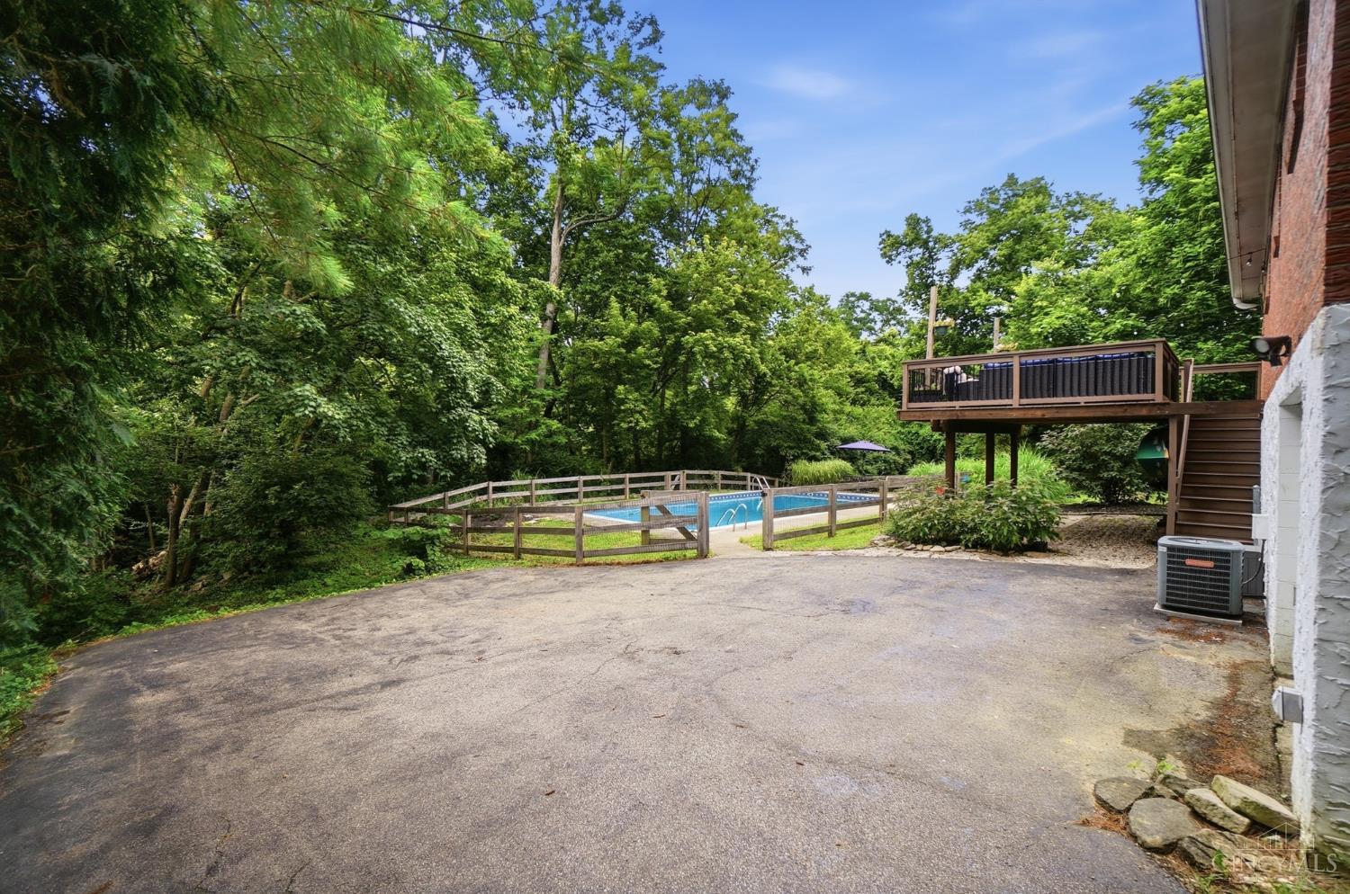 6038 Stanhill Court