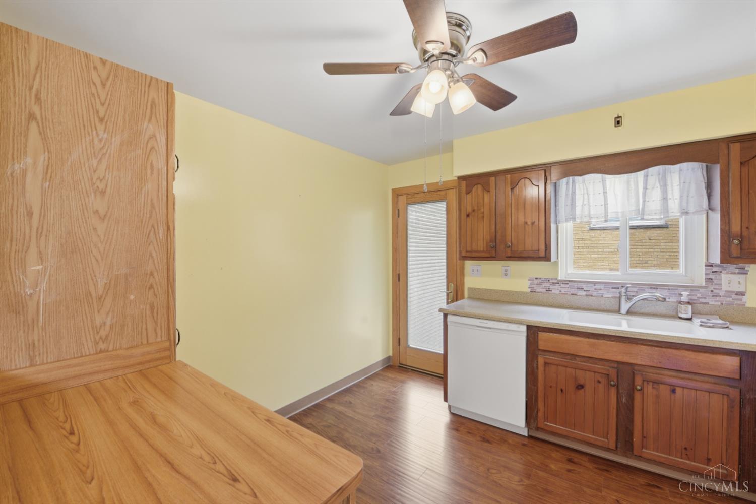5551 Antoninus Drive