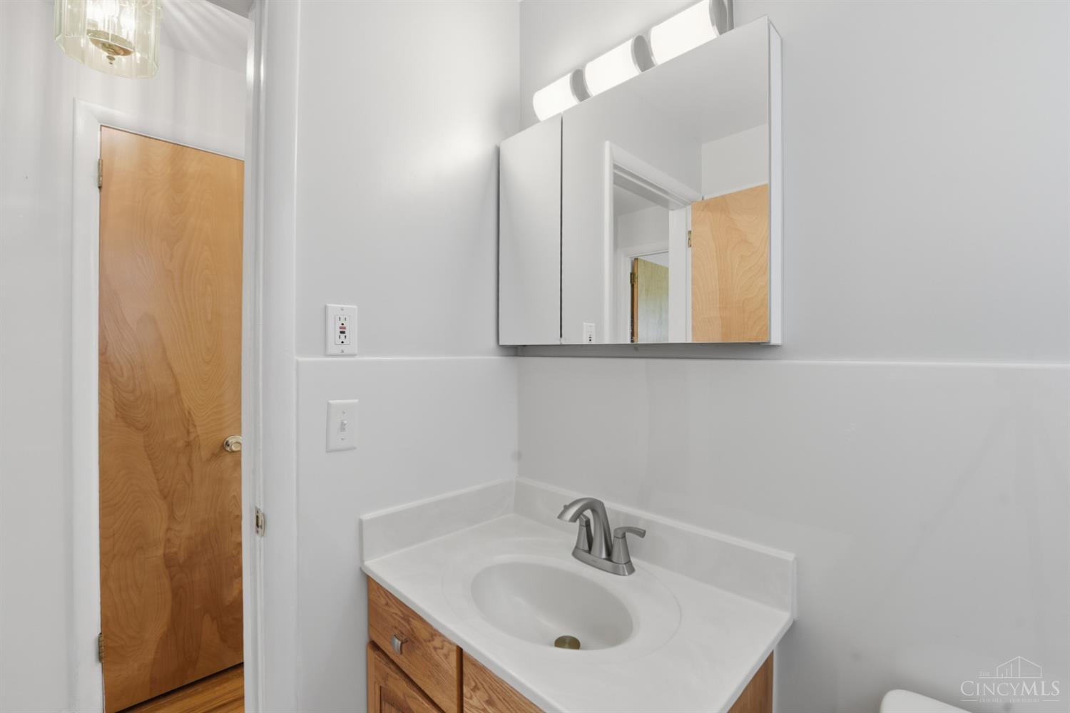 5551 Antoninus Drive