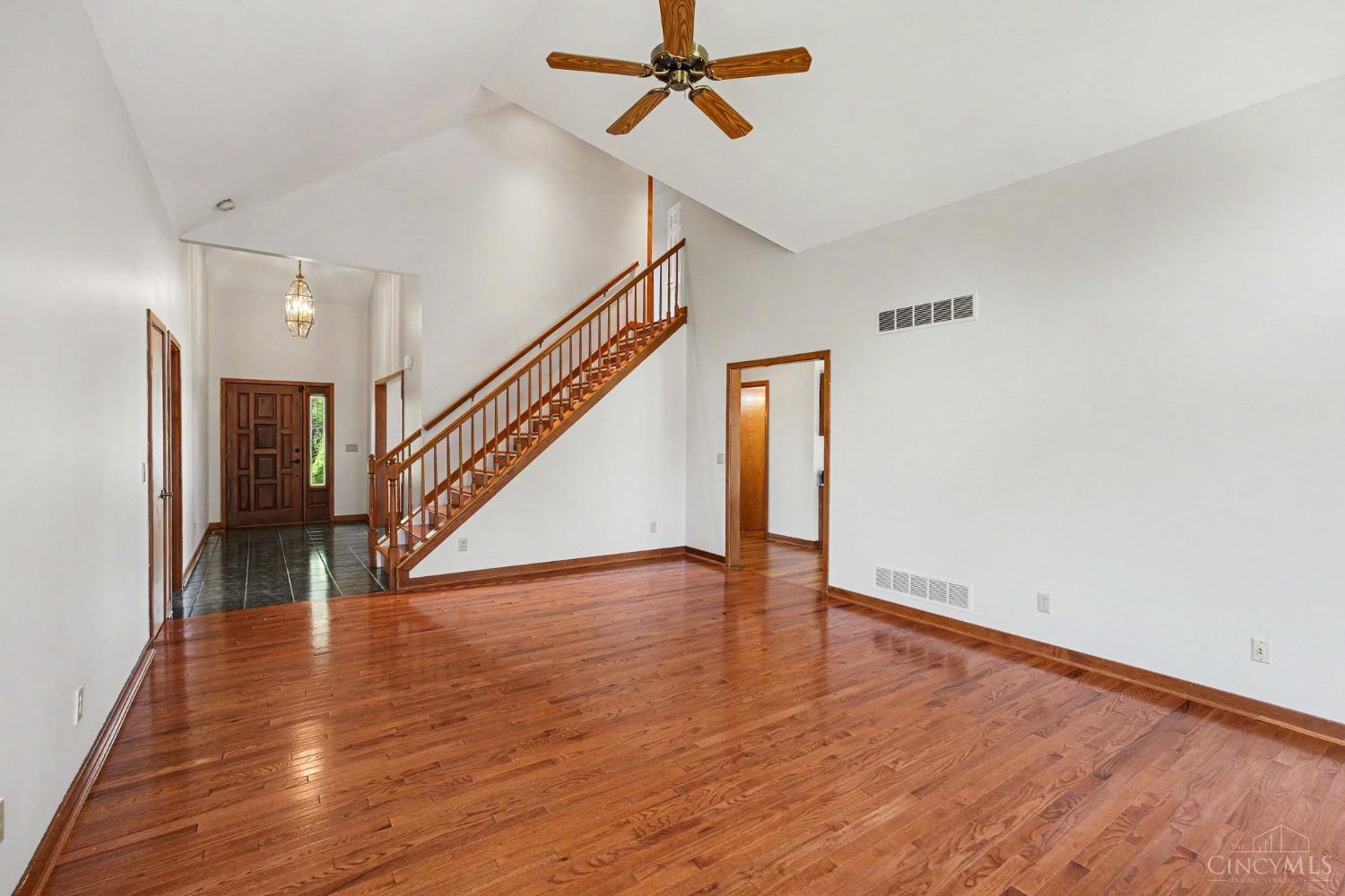 3416 Surrey Lane
