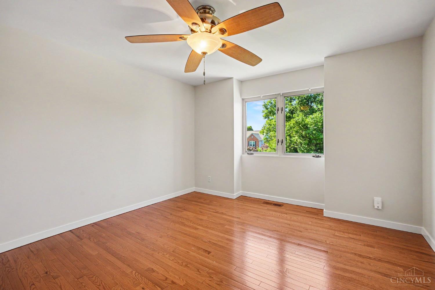 3416 Surrey Lane