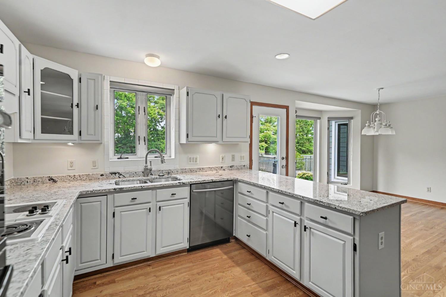 3416 Surrey Lane