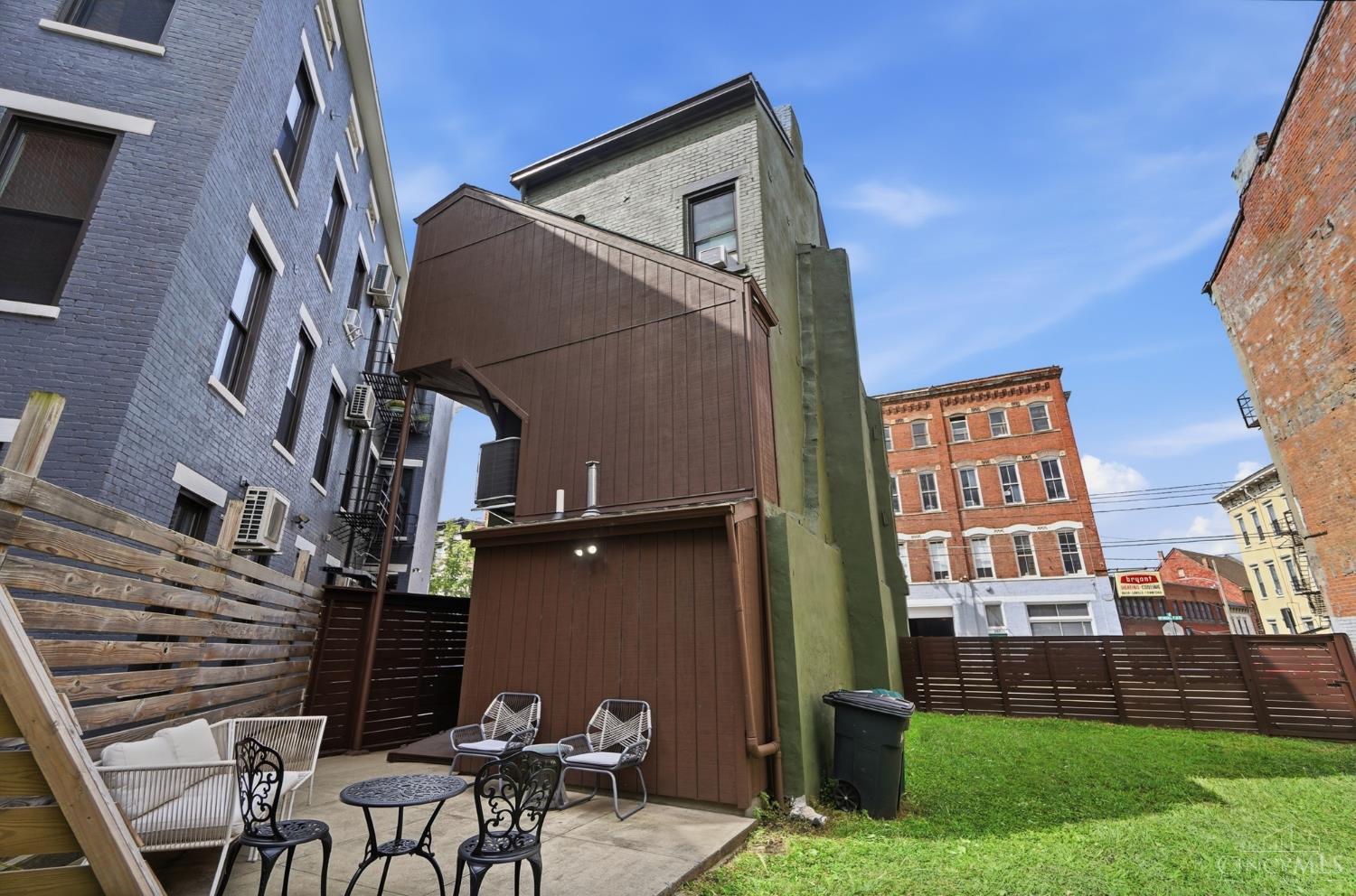 154 E McMicken Avenue
