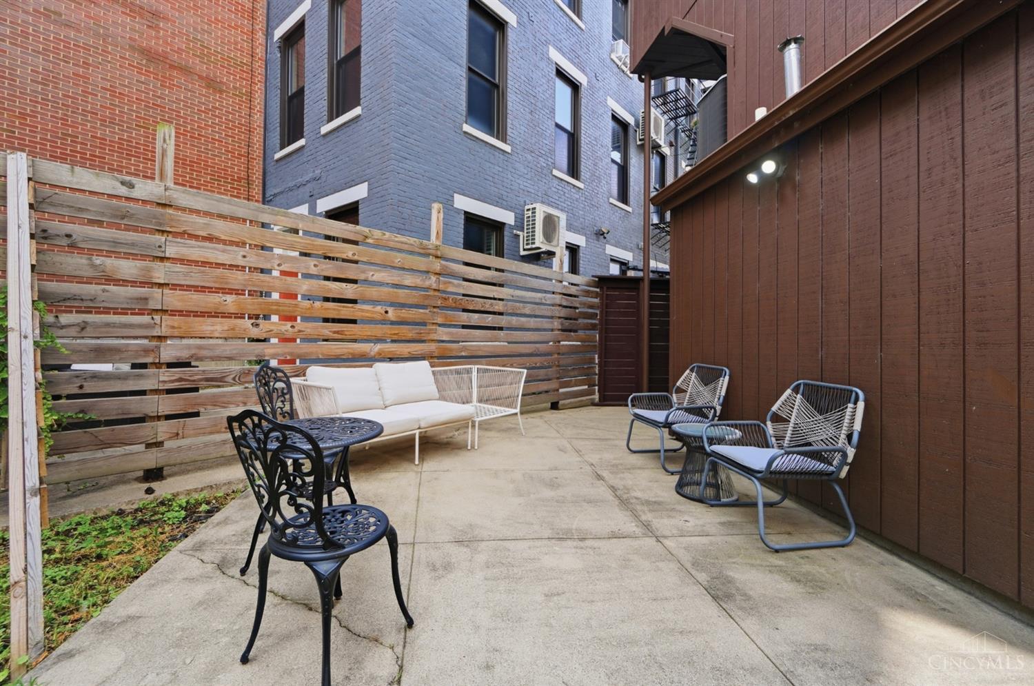 154 E McMicken Avenue