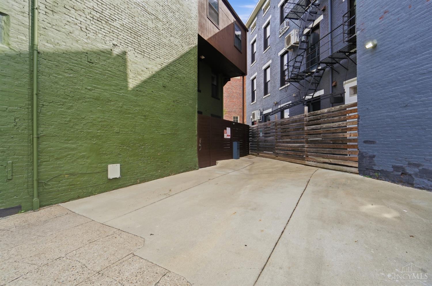 154 E McMicken Avenue