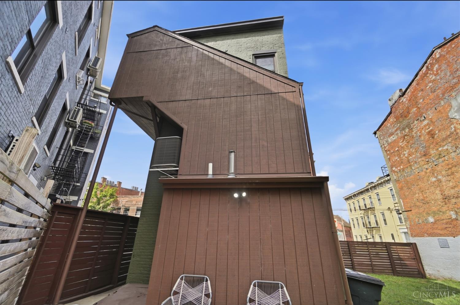 154 E McMicken Avenue