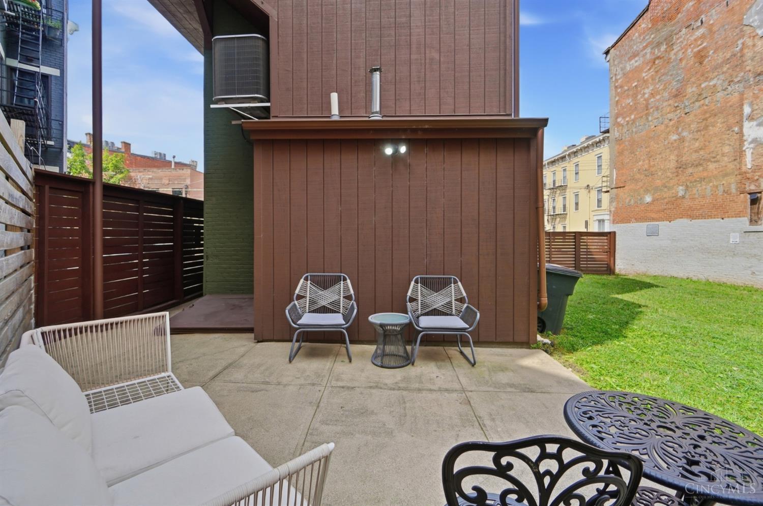 154 E McMicken Avenue