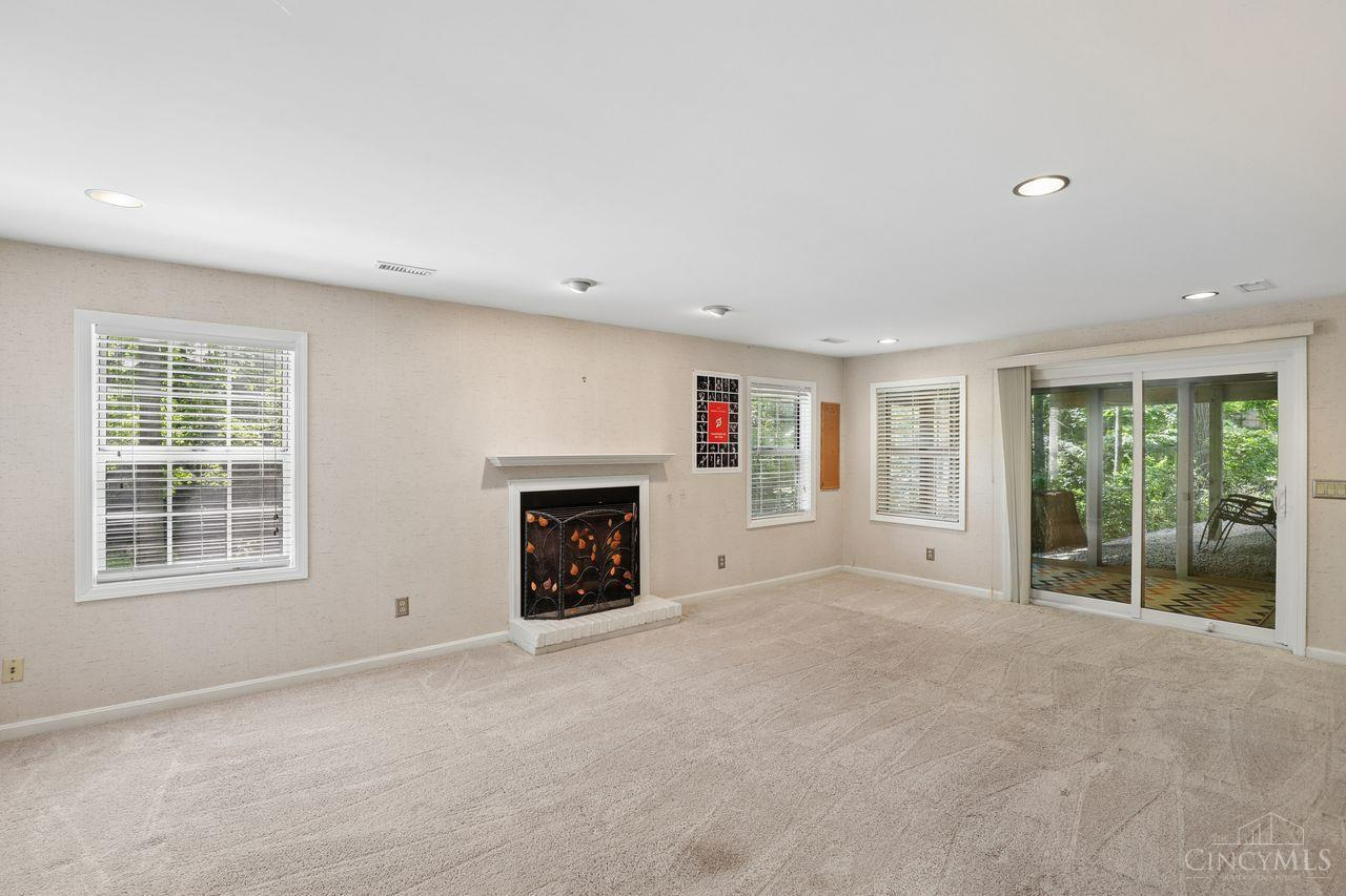 8383 Ellenwoods Drive