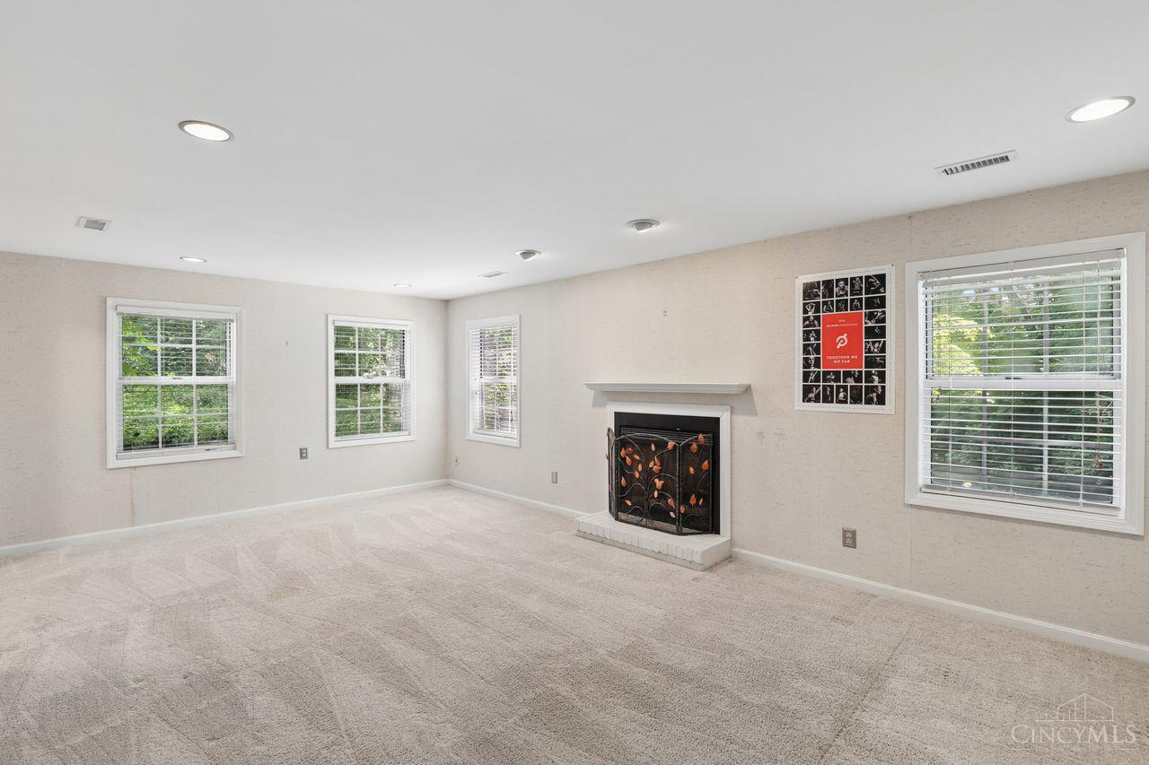 8383 Ellenwoods Drive