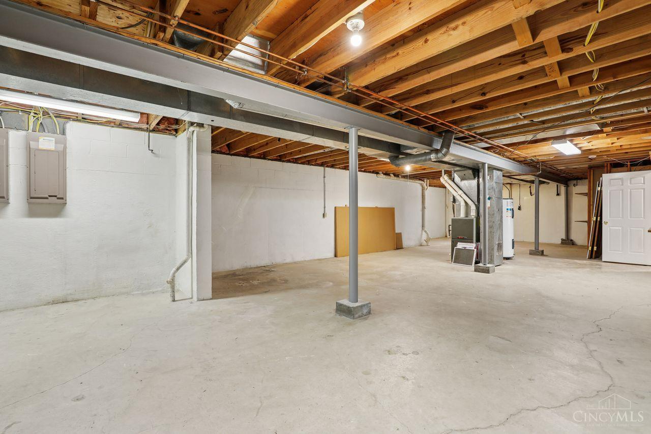8383 Ellenwoods Drive