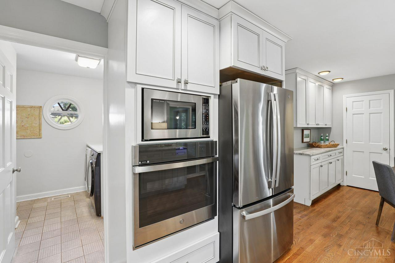 8383 Ellenwoods Drive
