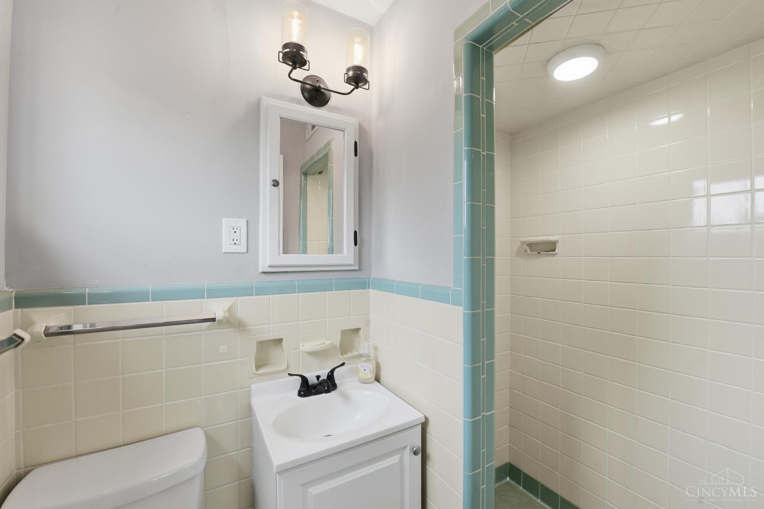 8710 Mockingbird Lane