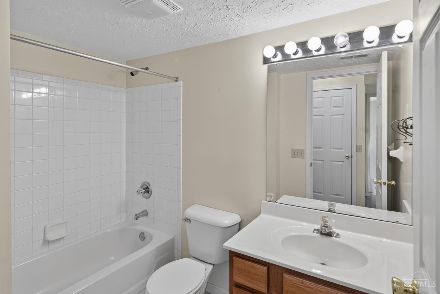 3131 Preserve Ln Unit: 2D