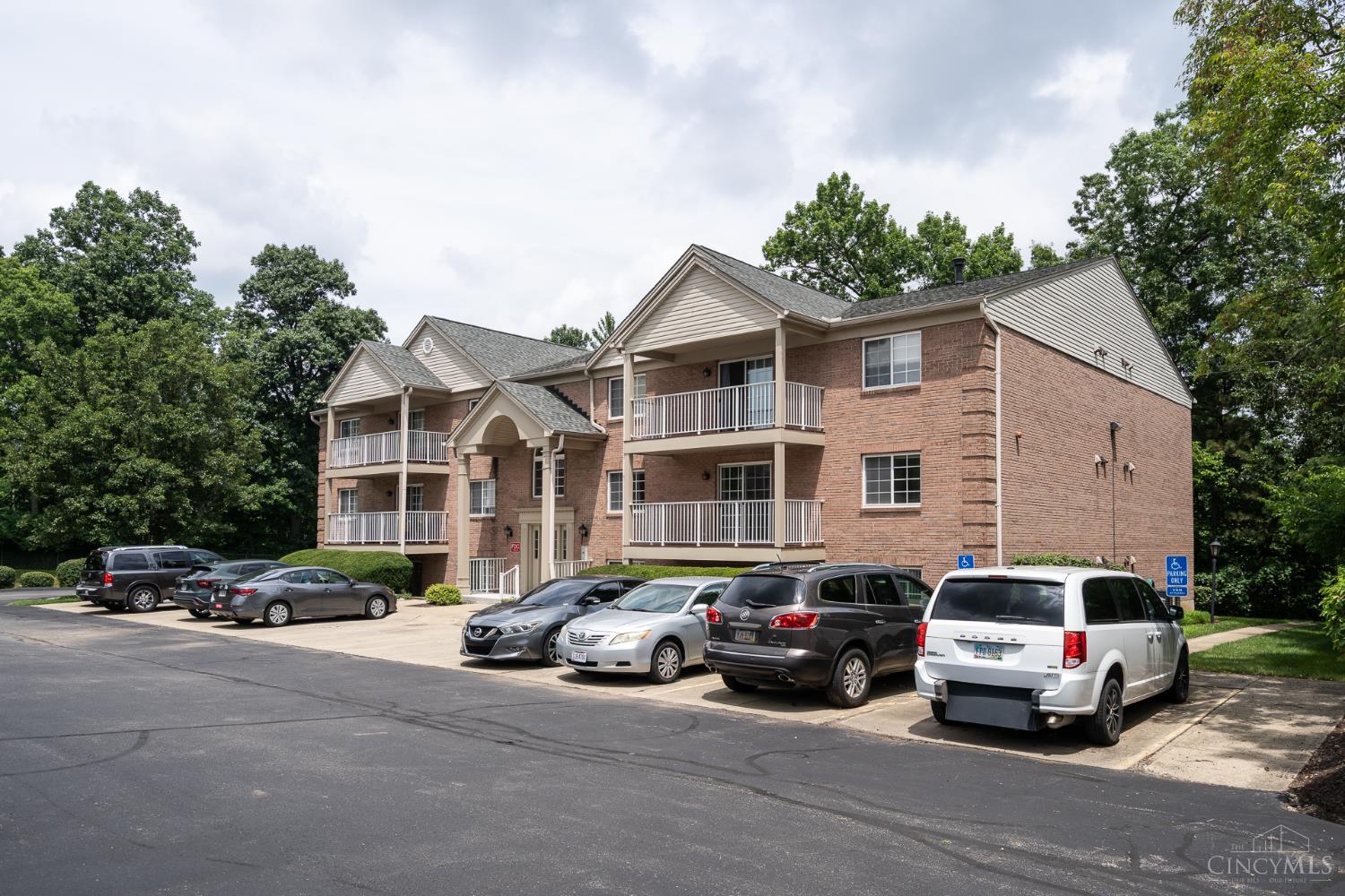 3131 Preserve Ln Unit: 2D