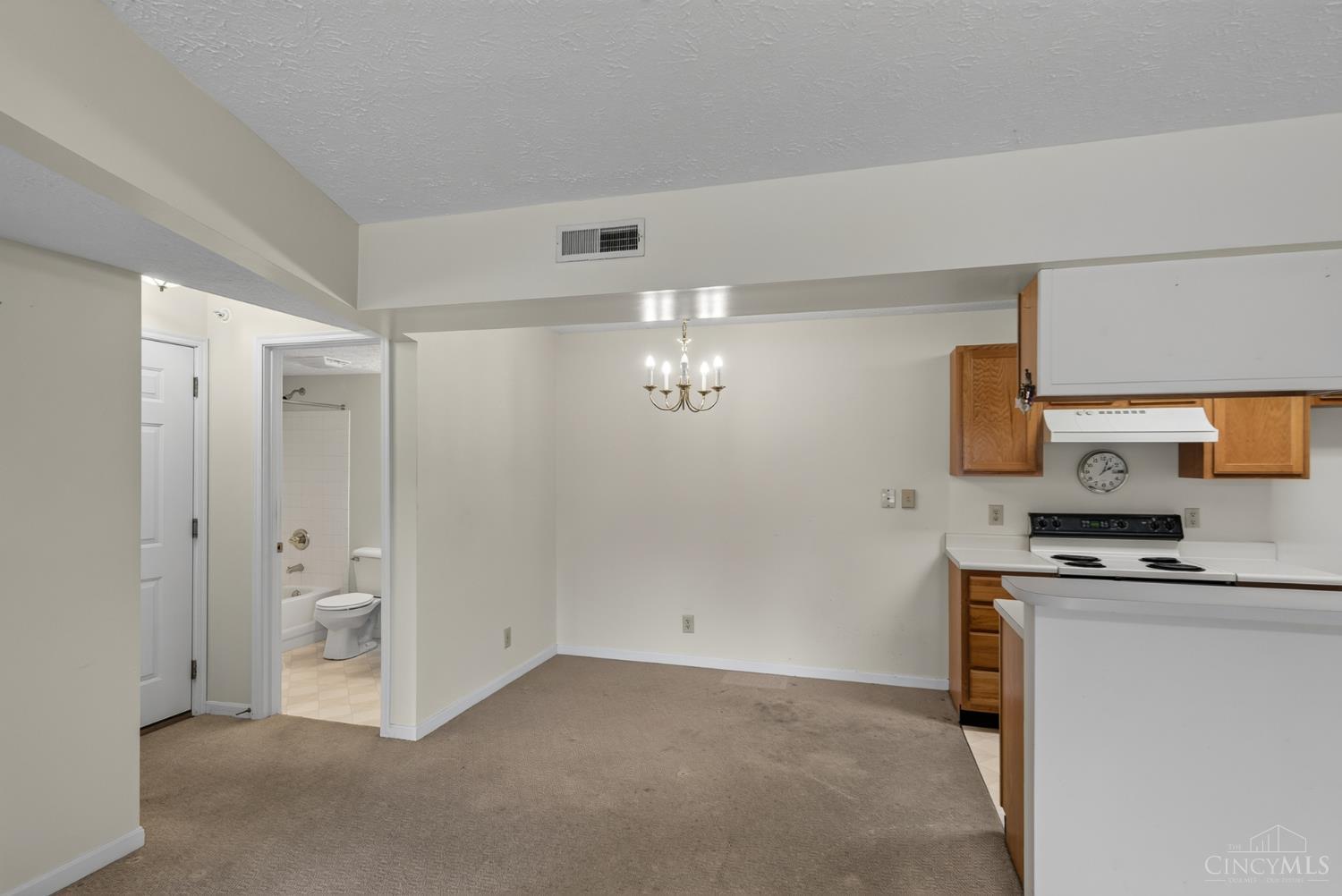 3131 Preserve Ln Unit: 2D