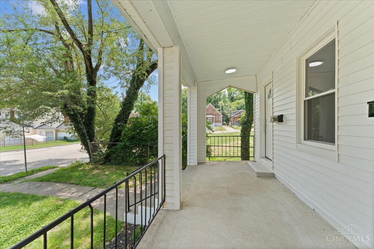 2011 Highland Avenue