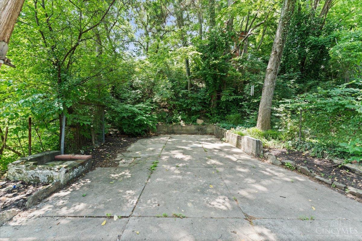 2011 Highland Avenue