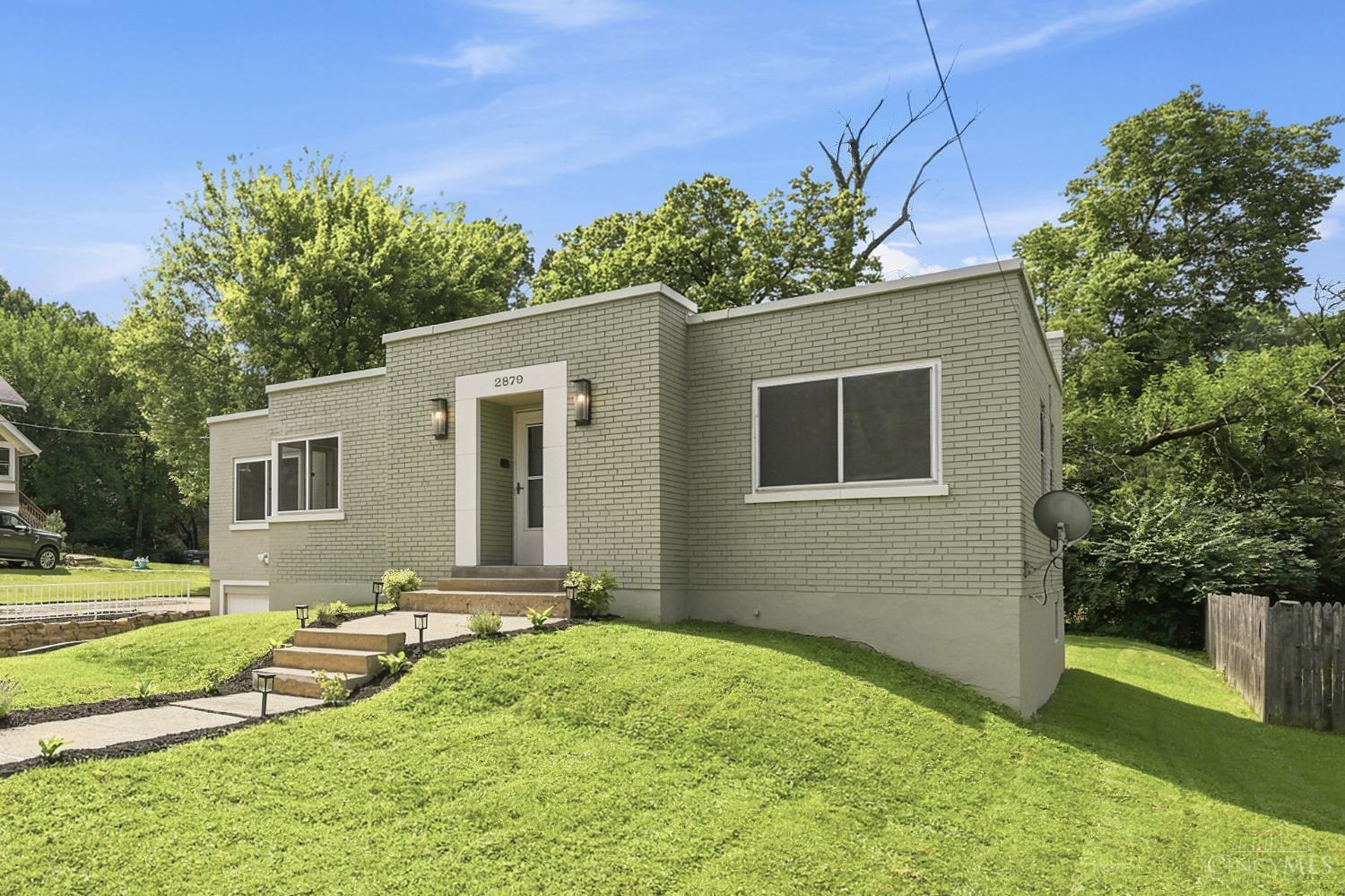 2879 Saint Catherine Place