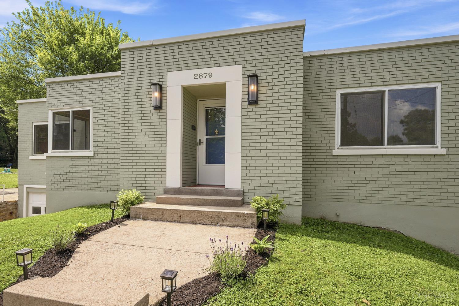 2879 Saint Catherine Place