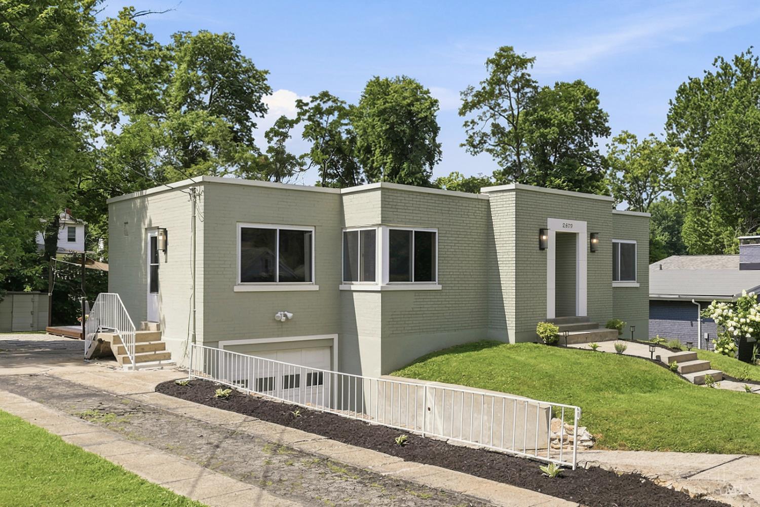 2879 Saint Catherine Place