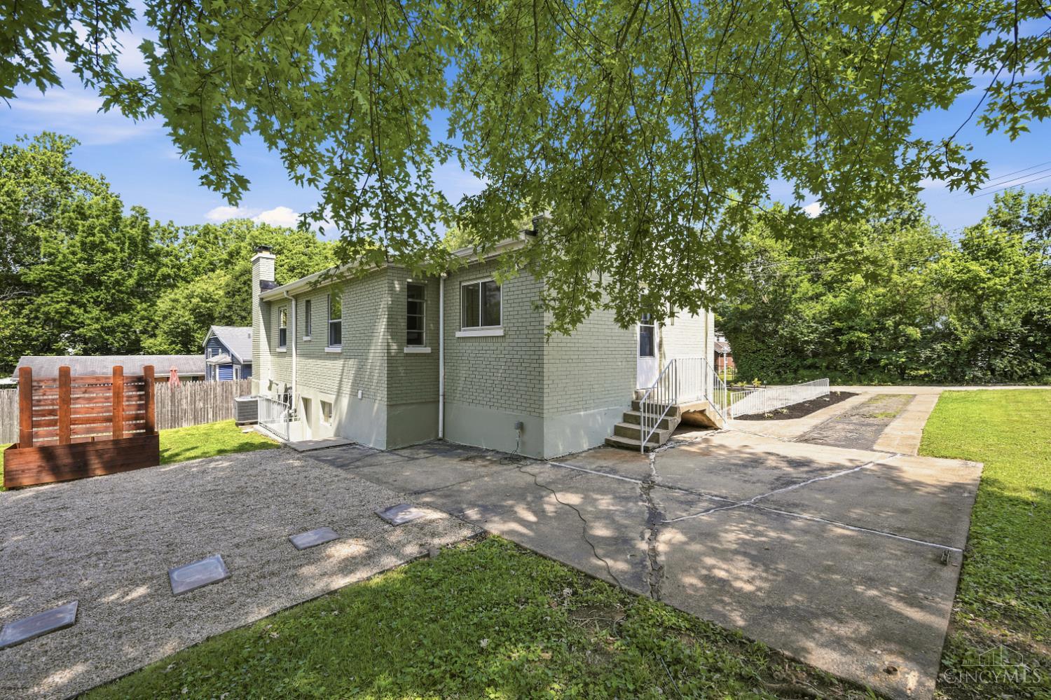 2879 Saint Catherine Place
