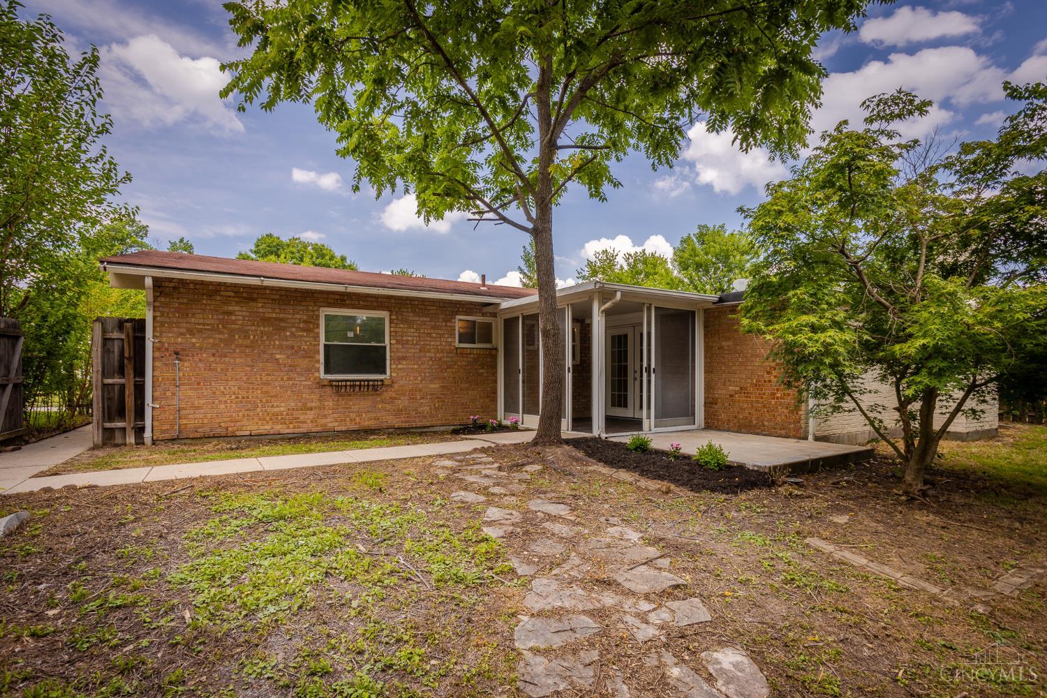 8485 Linderwood Lane