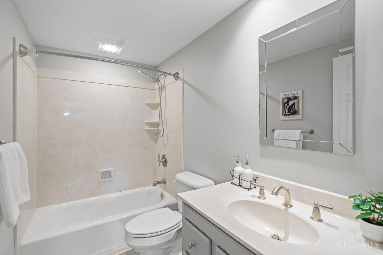 7862 Quail Hollow Court