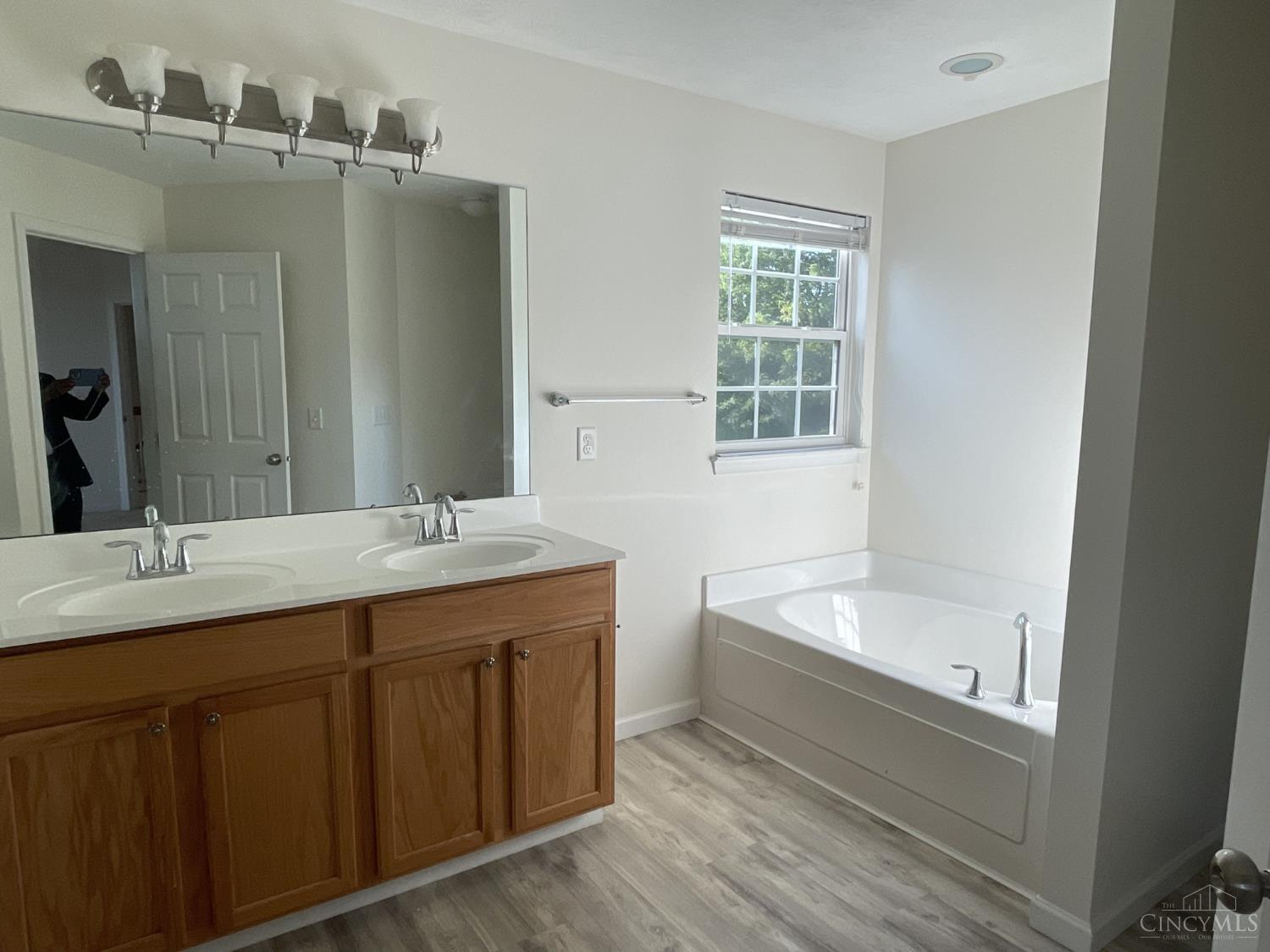 5095 Snow Valley Lane