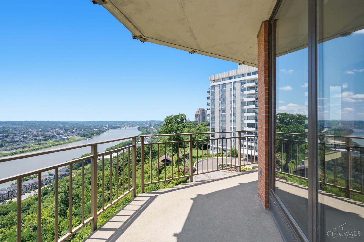 2412 Ingelside Avenue Unit: 5-C