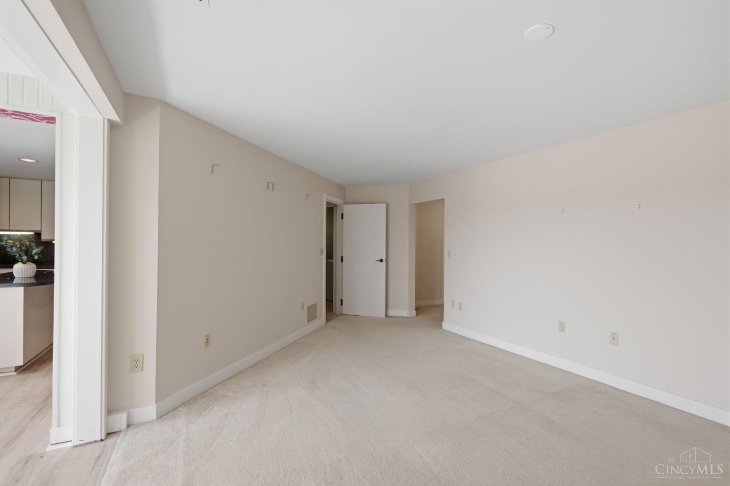 2412 Ingelside Avenue Unit: 5-C