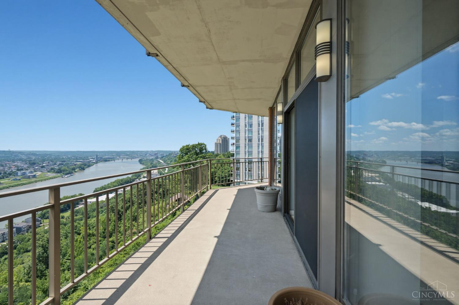 2412 Ingelside Avenue Unit: 5-C