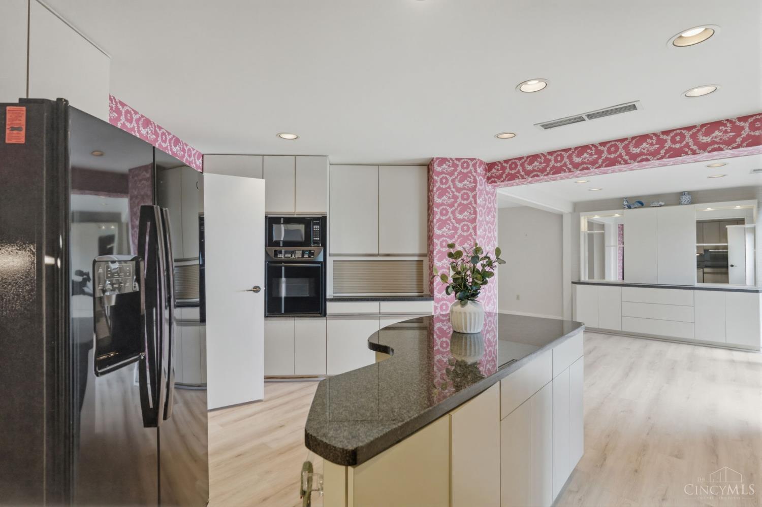 2412 Ingelside Avenue Unit: 5-C
