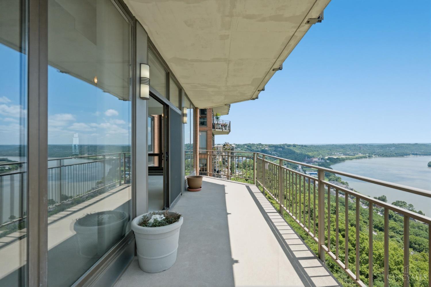 2412 Ingelside Avenue Unit: 5-C